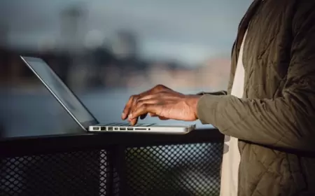 Membedah Kerancuan Istilah dalam Keamanan Informasi: Kerahasiaan vs Ketersediaan