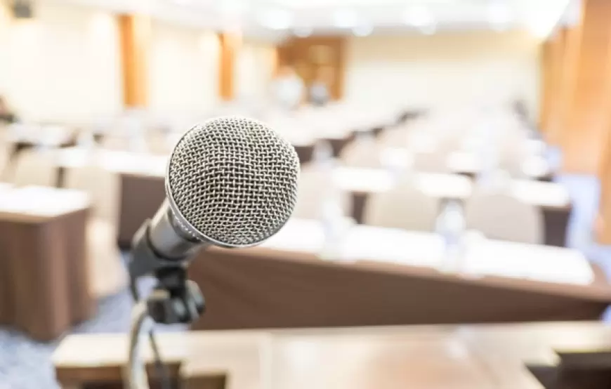 Transformasi Digital dalam Public Speaking: Meningkatkan Keterampilan Tim Sales dan Marketing Anda di Era Virtual