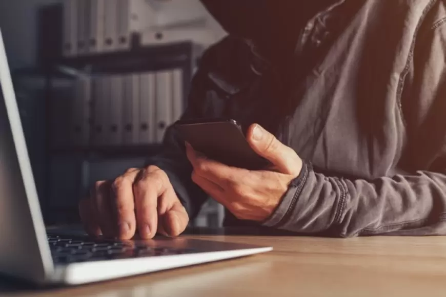 Pertarungan Siber dan Saham: Mempertahankan Bisnis di Zaman Digital