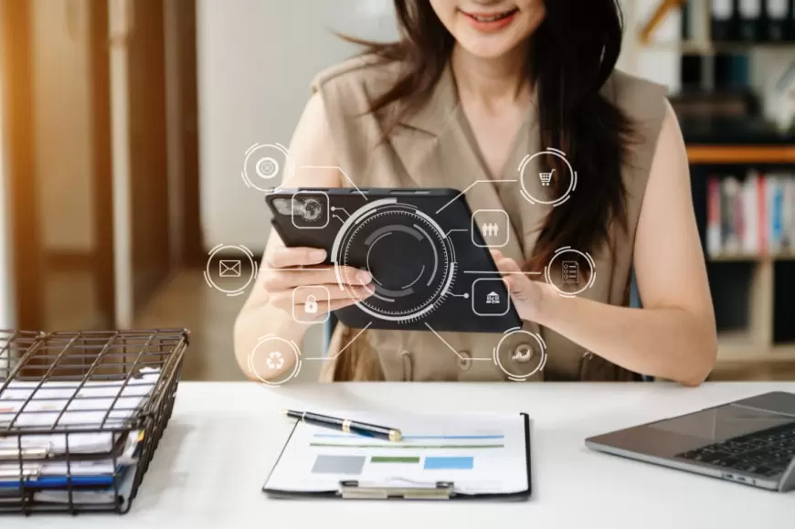 Dunia Digital 2024: Yuk Kenali Trennya Biar Bisnis Makin Cuan! ☕️